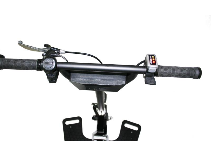 SNAPnGO scooter controls and handlebars with easy-to-use throttle and brake