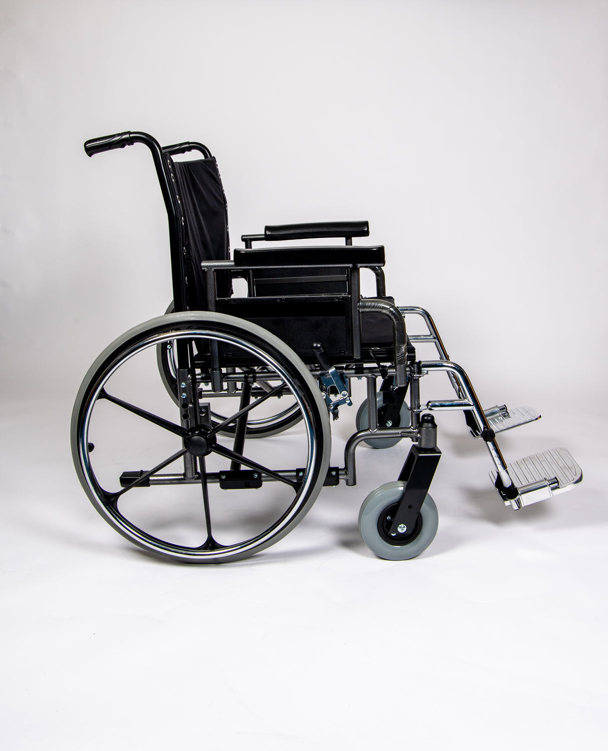Heavy-Duty Super Folding Wheelchair