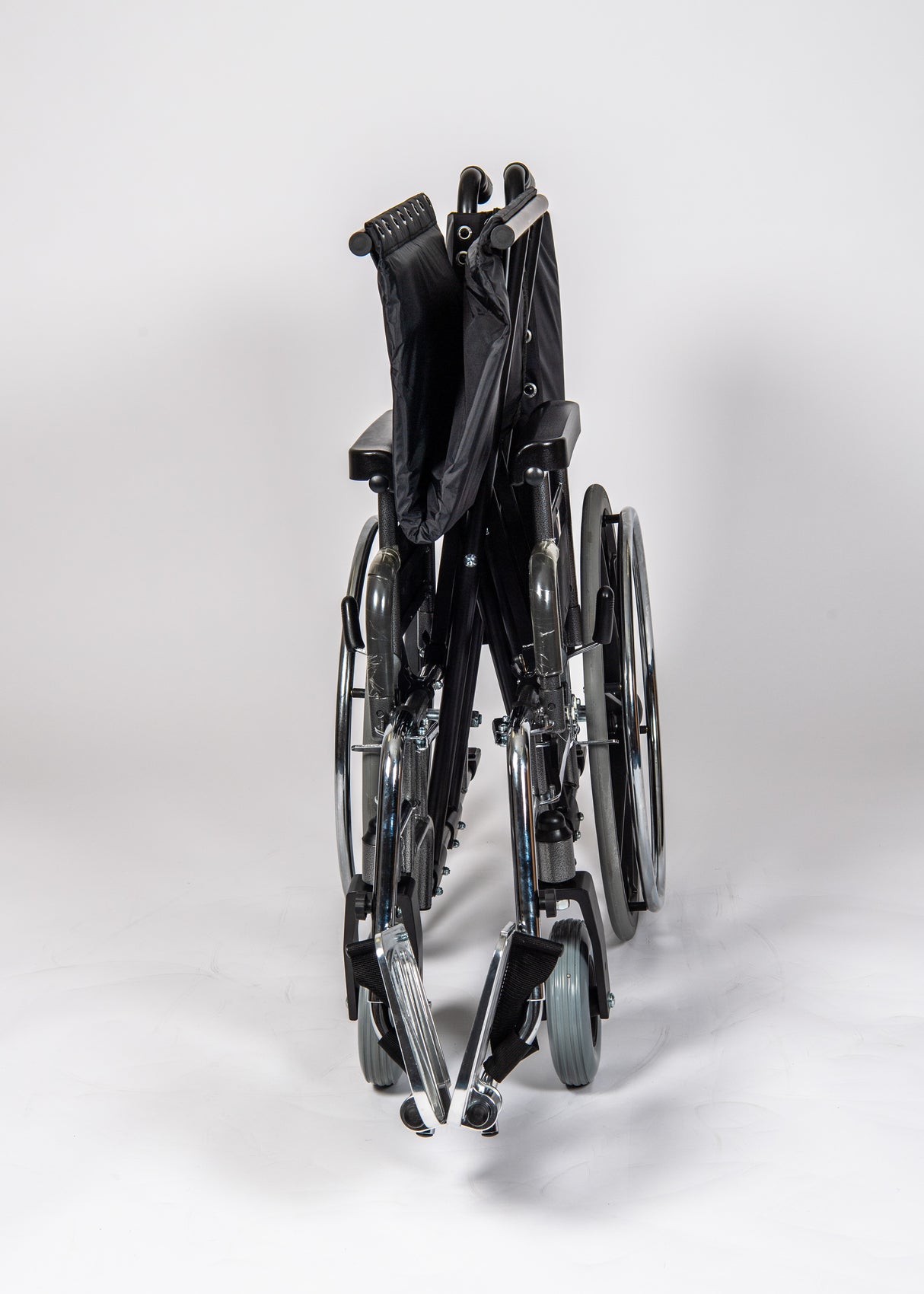 Heavy-Duty Super Folding Wheelchair